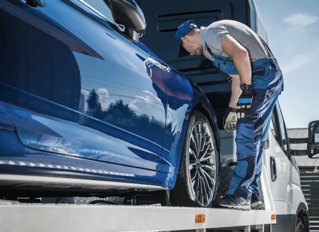 Laval local tow truck loading vehicle
